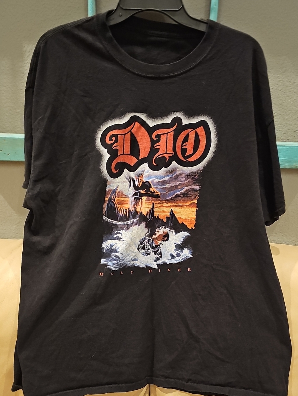'Holy Diver' Graphic Tee - Black